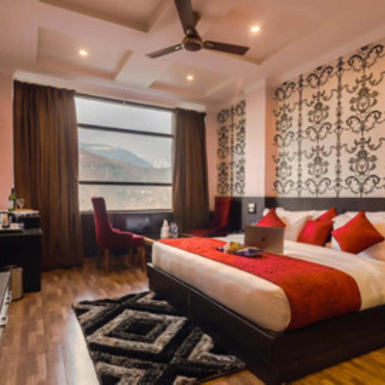 Hotel Holiday Hill, Near Mall Road, Mcleodganj# Parking#Restaurant Dharamshala Ngoại thất bức ảnh