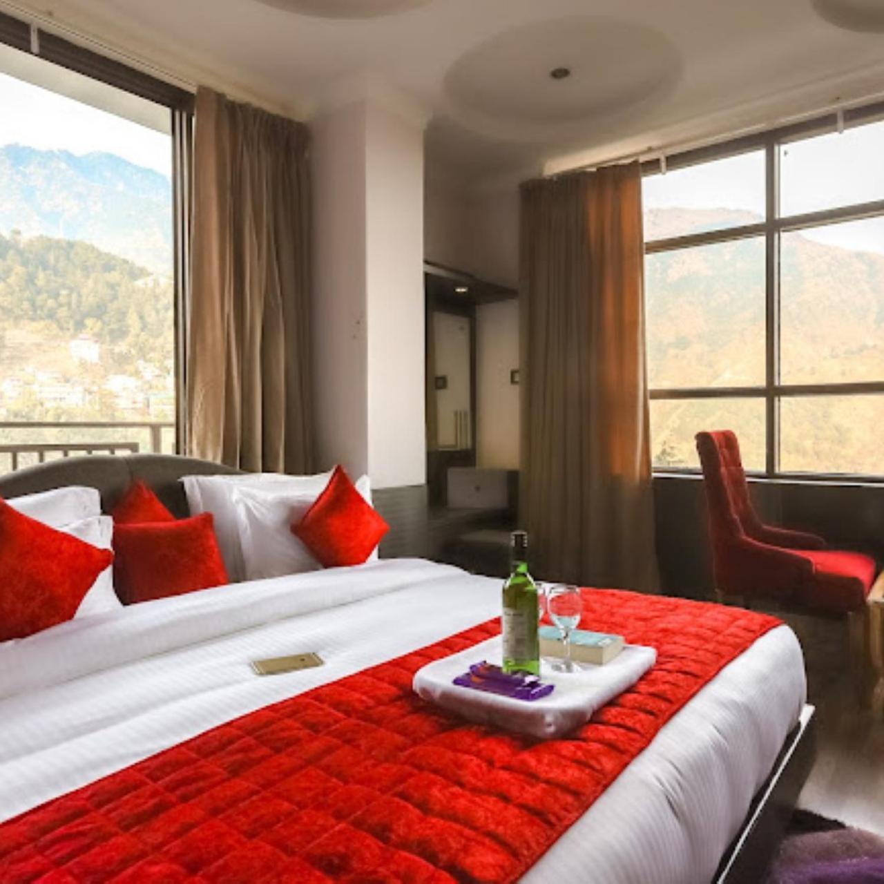Hotel Holiday Hill, Near Mall Road, Mcleodganj# Parking#Restaurant Dharamshala Ngoại thất bức ảnh