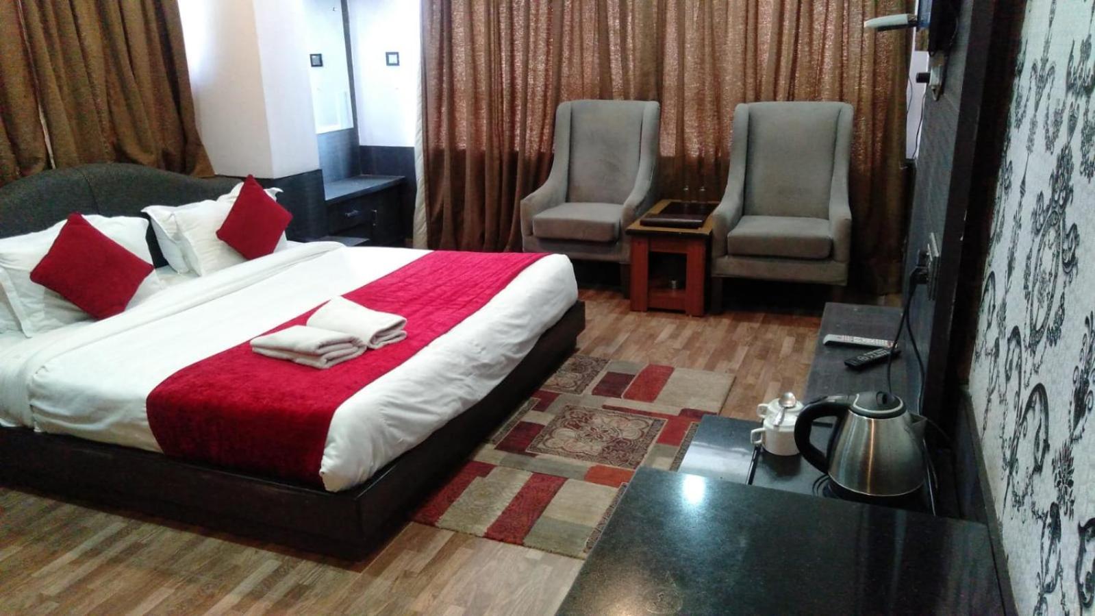 Hotel Holiday Hill, Near Mall Road, Mcleodganj# Parking#Restaurant Dharamshala Ngoại thất bức ảnh