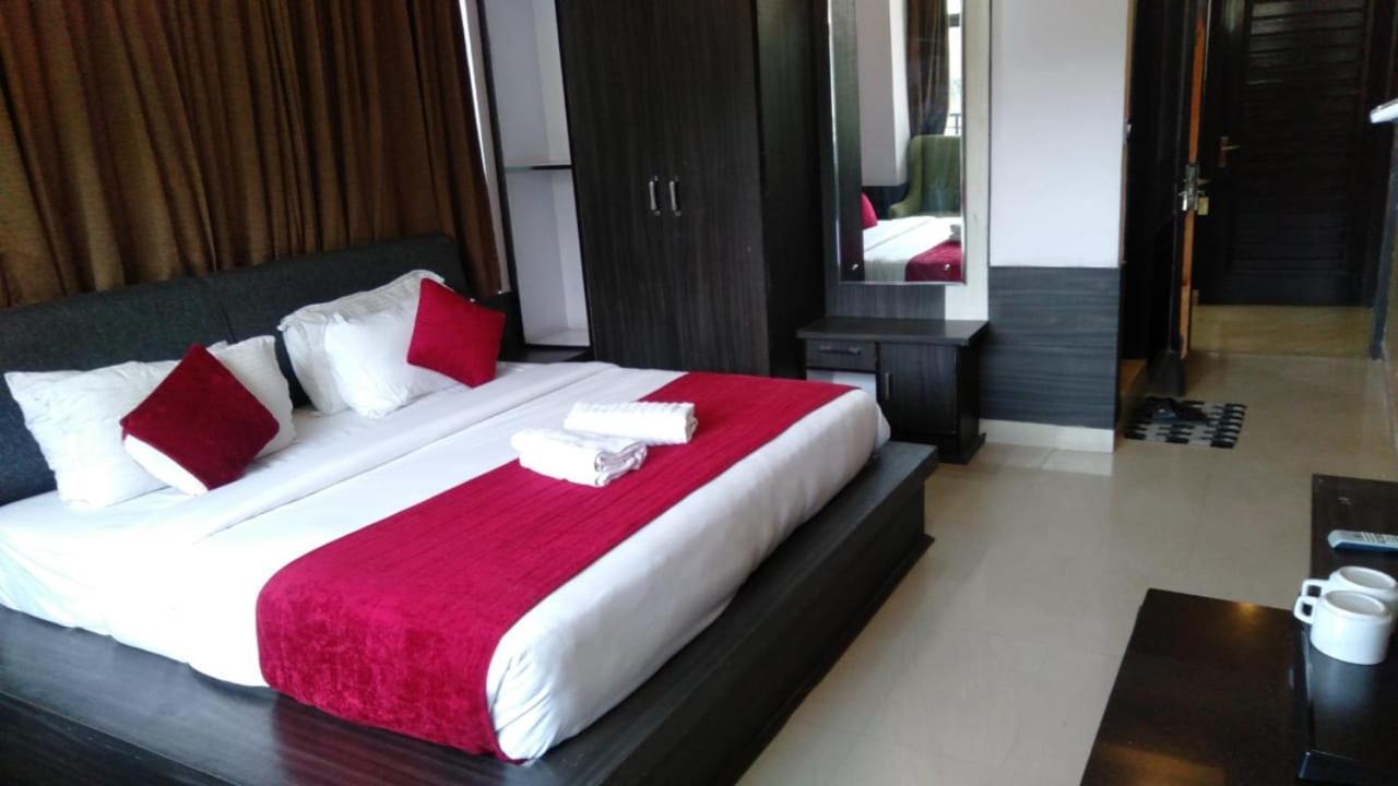 Hotel Holiday Hill, Near Mall Road, Mcleodganj# Parking#Restaurant Dharamshala Ngoại thất bức ảnh