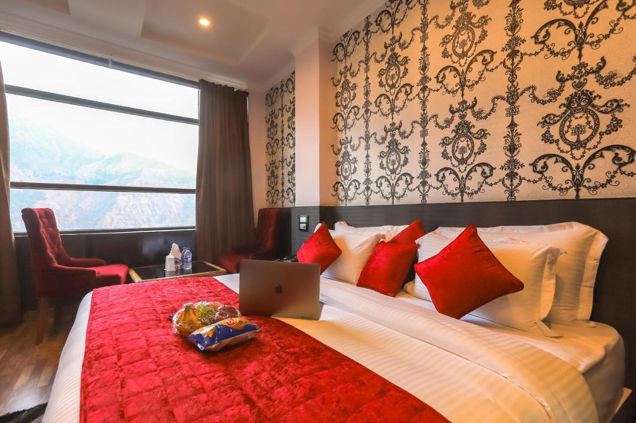 Hotel Holiday Hill, Near Mall Road, Mcleodganj# Parking#Restaurant Dharamshala Ngoại thất bức ảnh